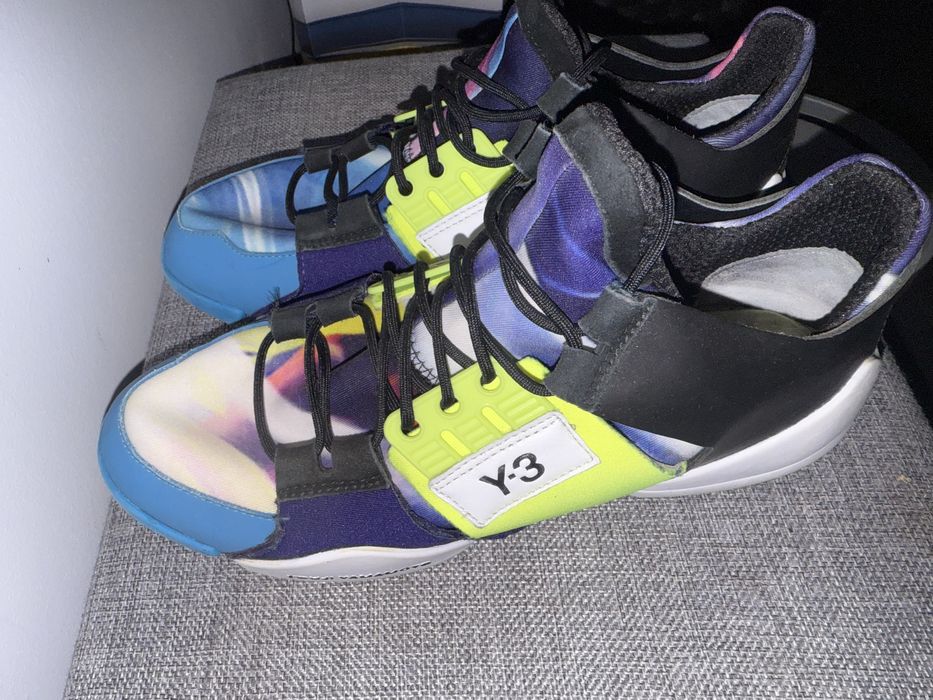 Y3 numarul 37  model deosebit