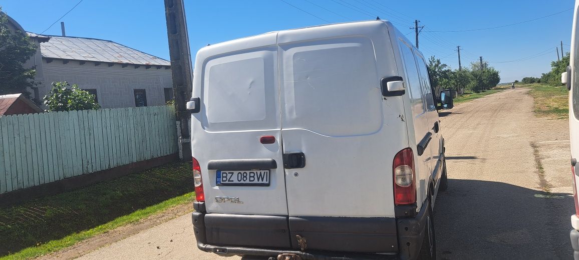 Vând Opel movano .
