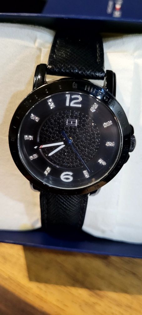 Часовник Tommy Hilfiger