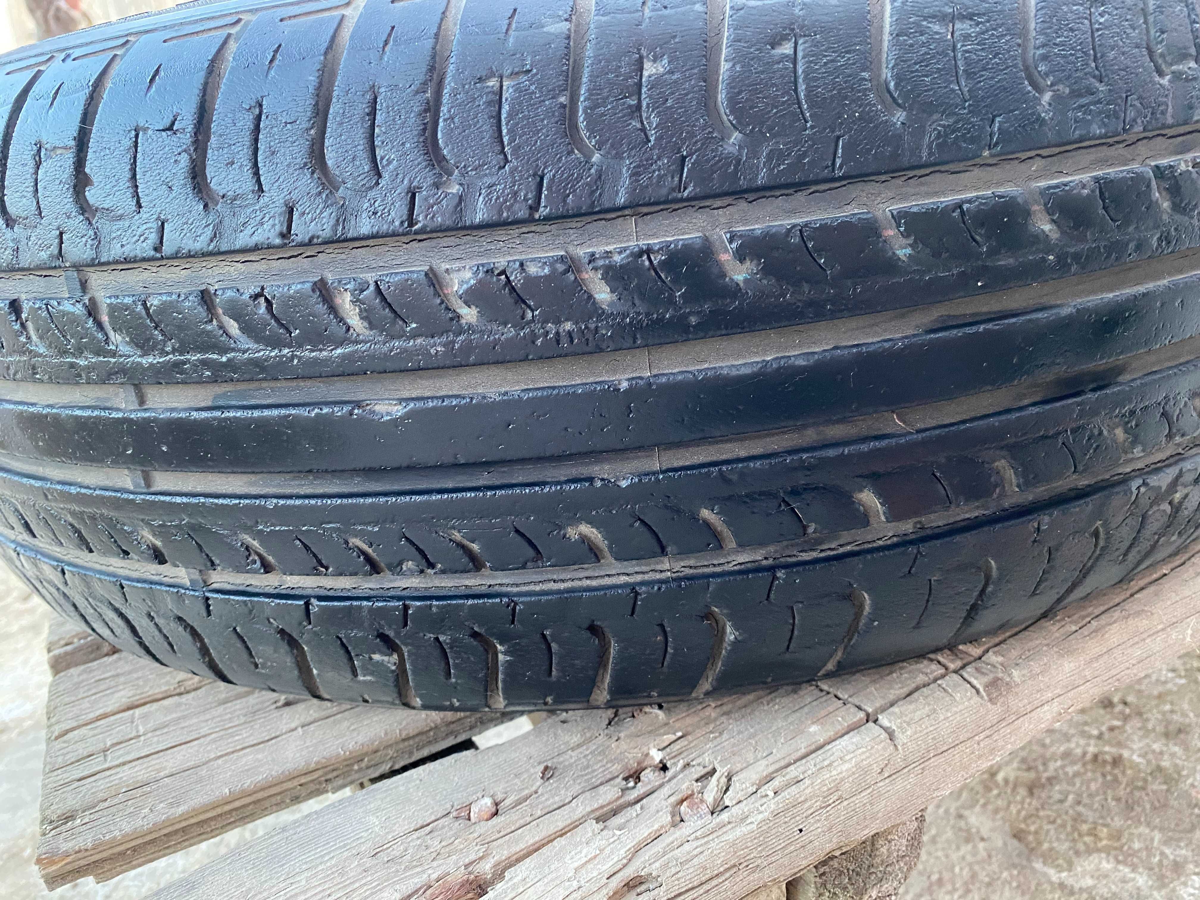 Автошины б/у летние 225/60 R17 , 215/45 R17