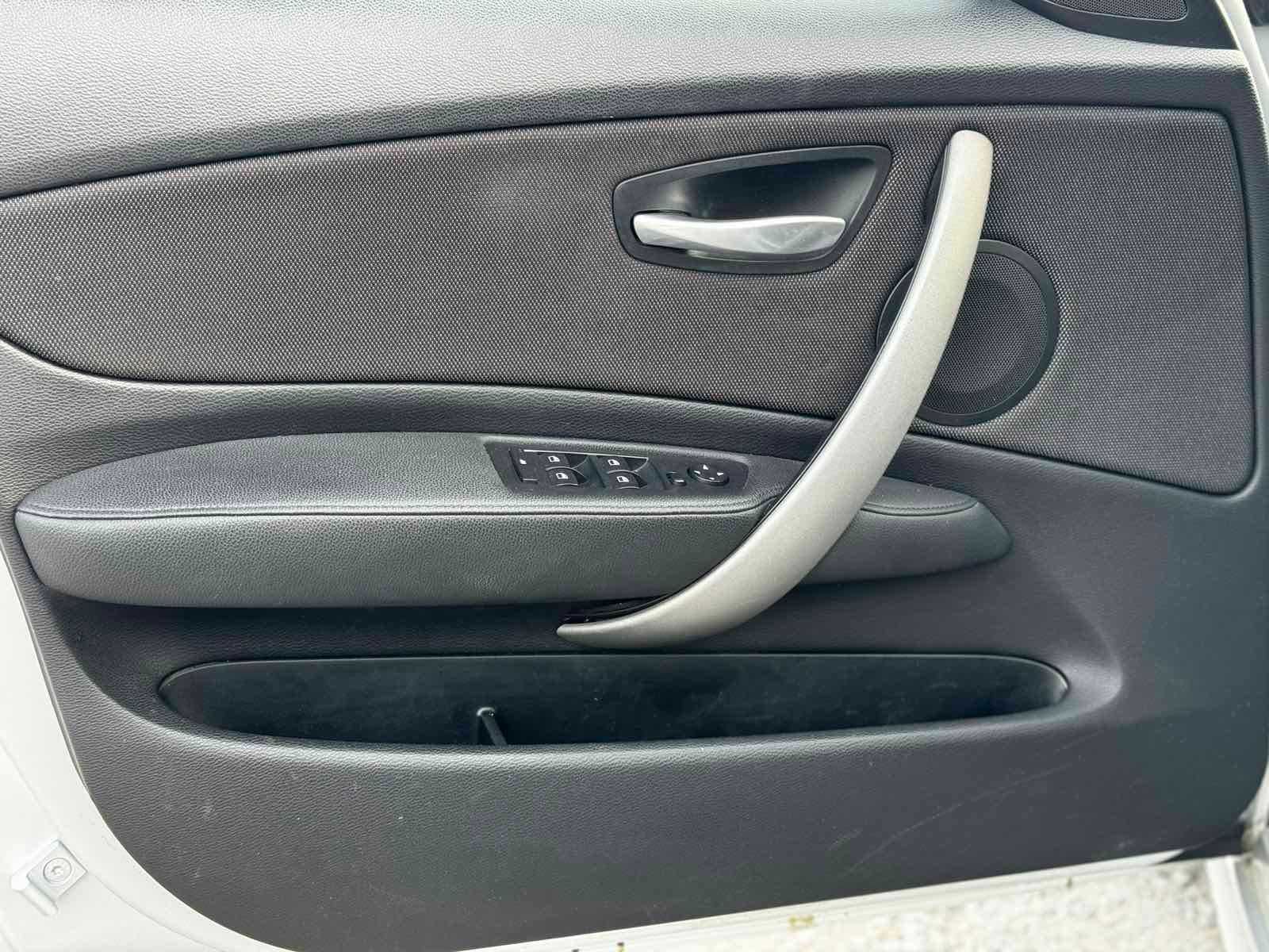 BMW 120 2D, Светло сив металик