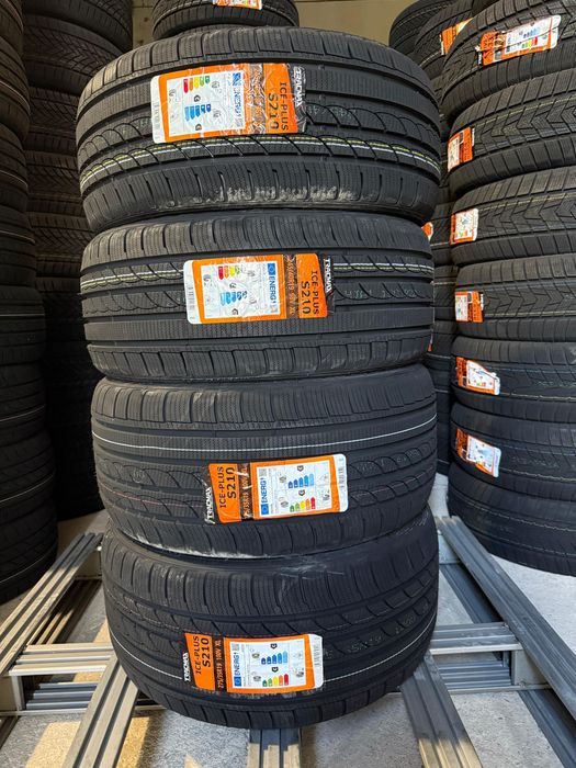 Зимни гуми спортпакет TRACMAX 245/40R19 98VXL + 275/35R19 100V дот 25