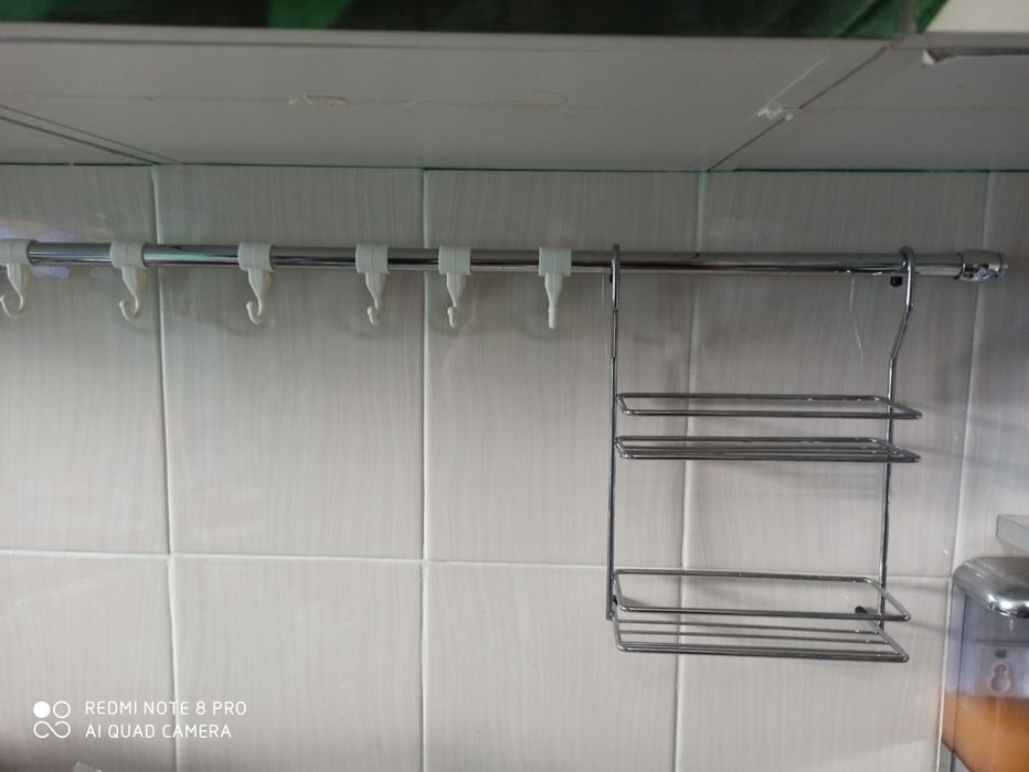 Продам вешелку для кухни