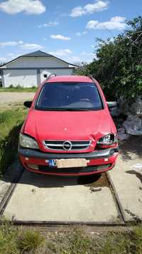Vând Opel Zafira avariat