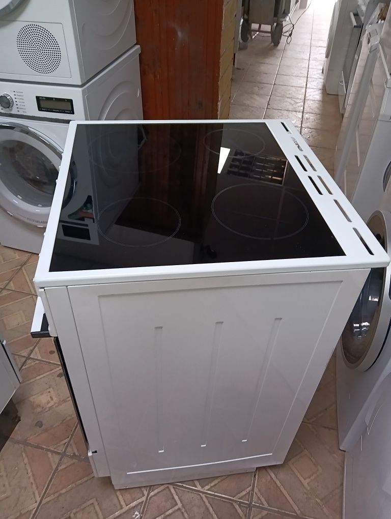 Като нова свободно стояща печка с керамичен плот Gorenje Гаранция!