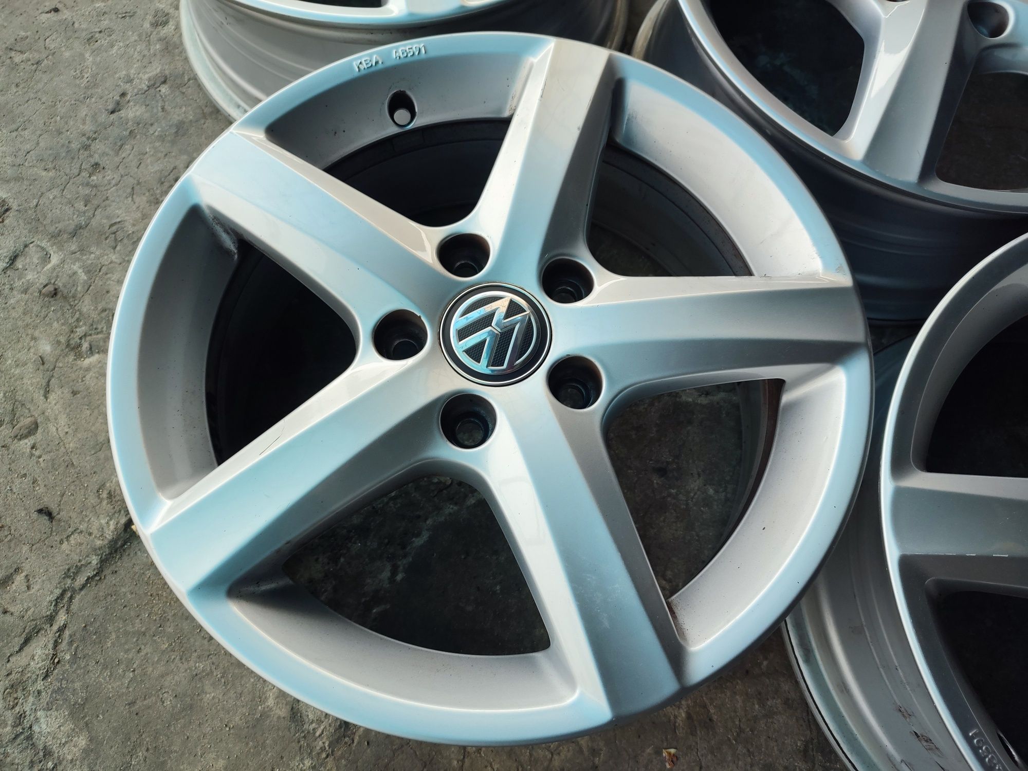 16" оригинални алуминиеви джанти за Vw Passat/Golf/Caddy...