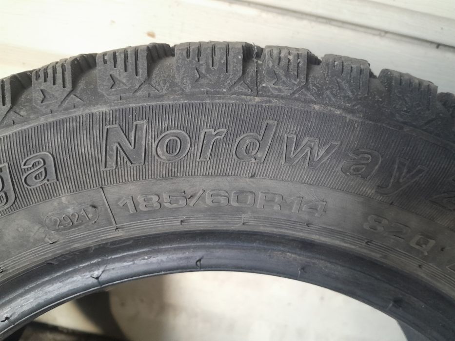 Продам зимняя резина с шипами