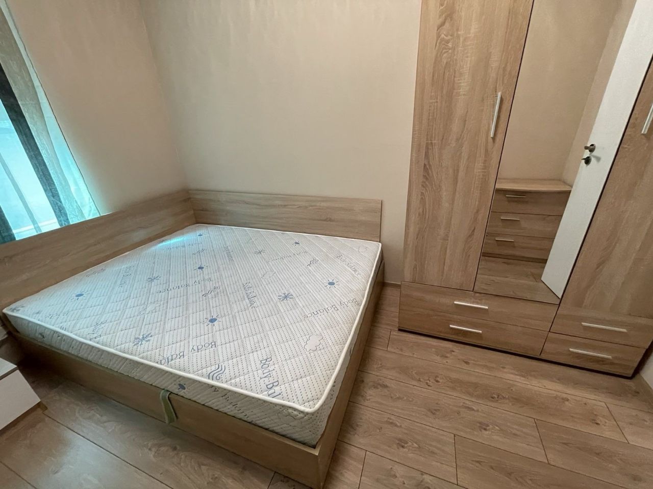 Дава се под наем Тристаен апартамент в ж.Зоопарк - 60 кв.м за 637.5 € - Снимка #3
