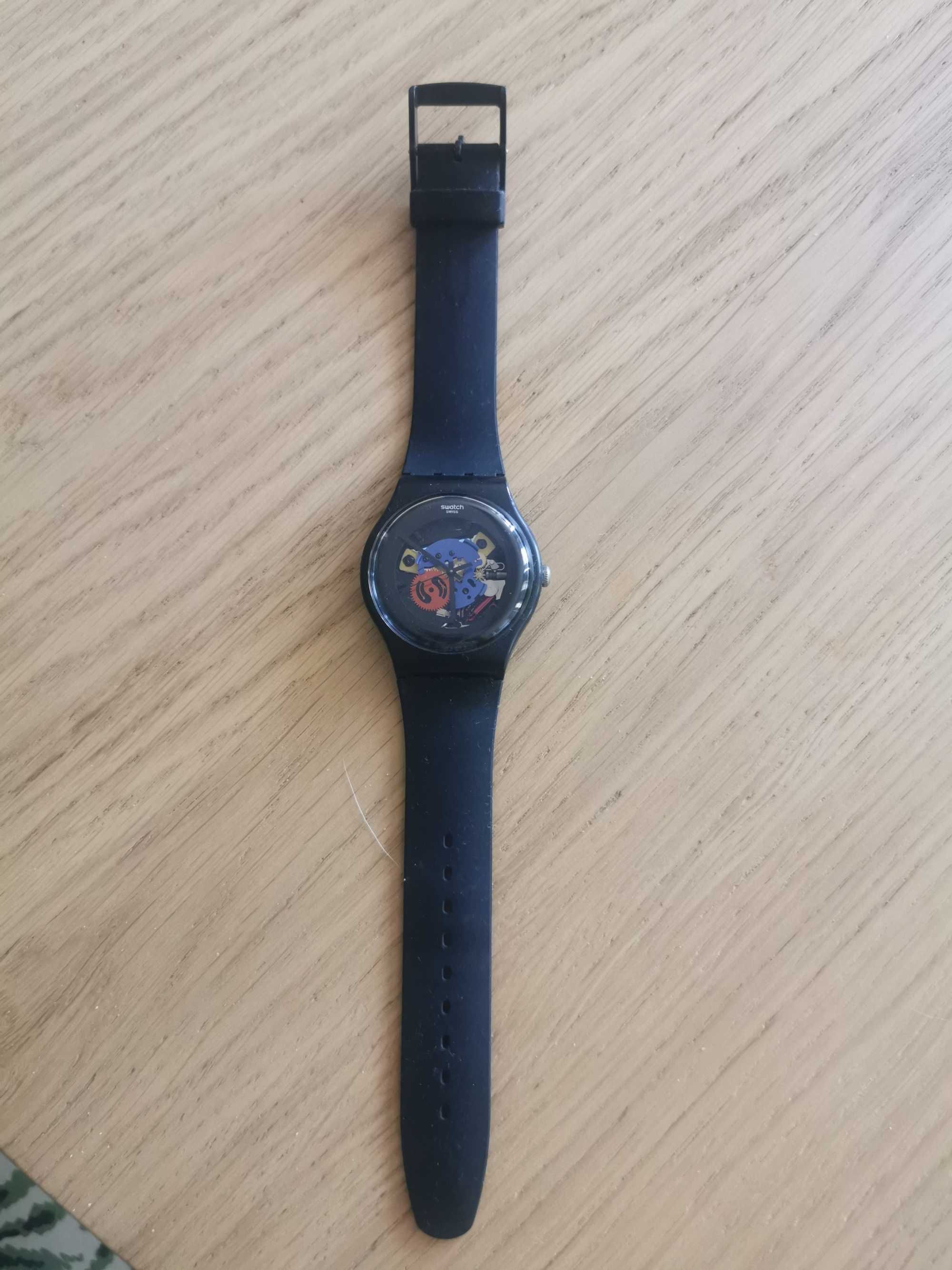 Часовник Swatch Skeleton – черен, прозрачен циферблат, уникален дизайн