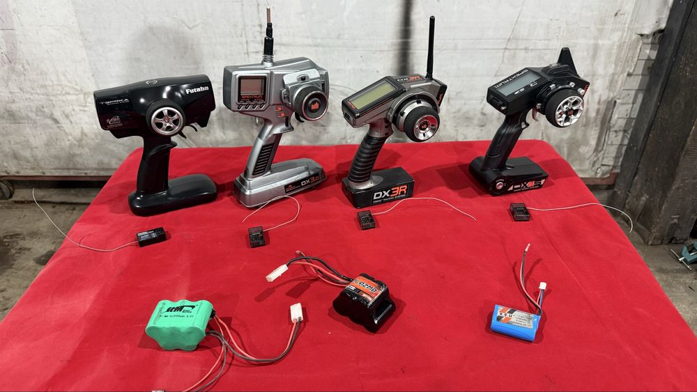 Telecomenzi Spektrum Futaba cu receivere