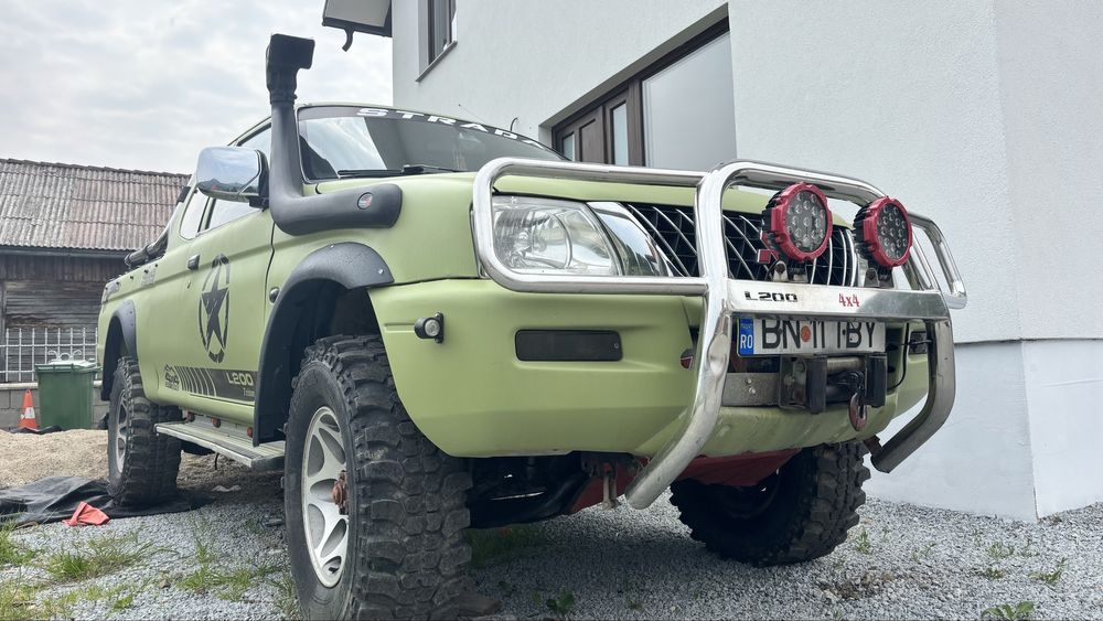 Vând mitsubishi L200