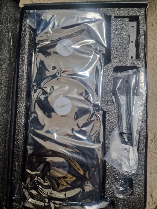 Placa video GeForce RTX 4070 TI Super Windforce Max OC 16 Gb