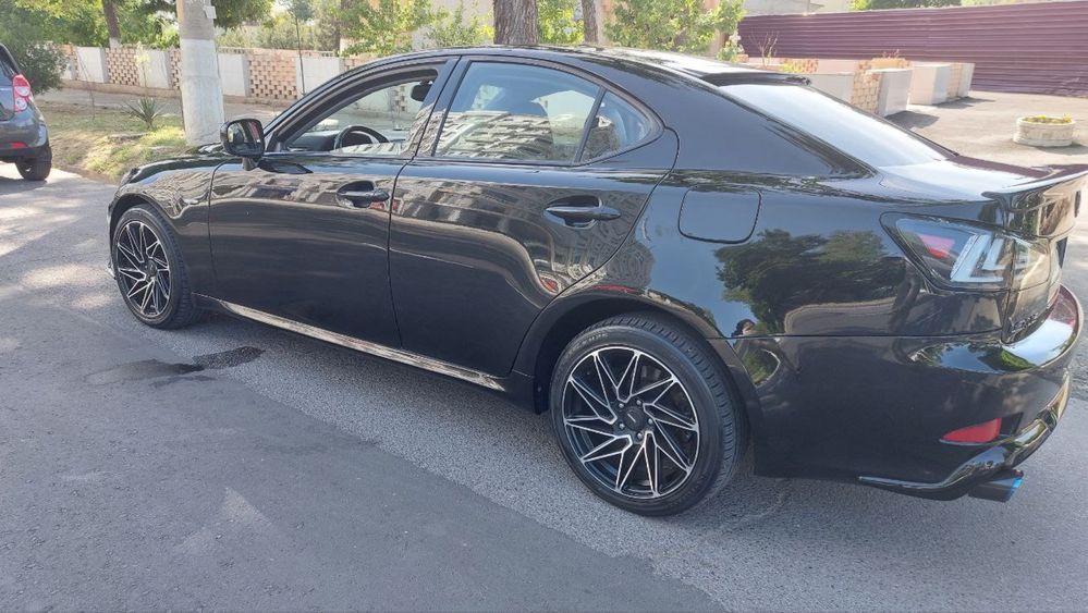 Lexus is 300 full