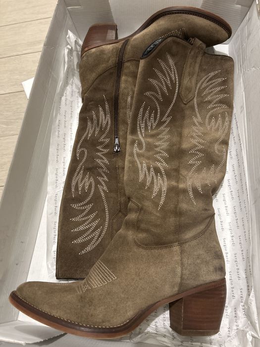 Испански велурени ботуши