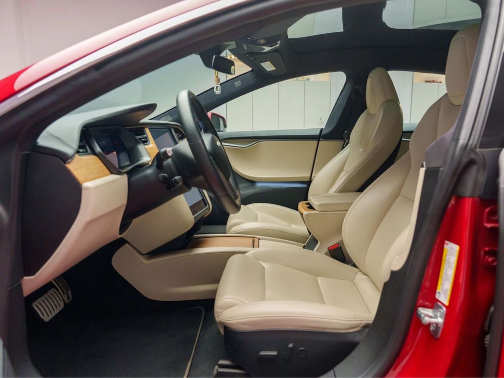 Tesla Model S 2020