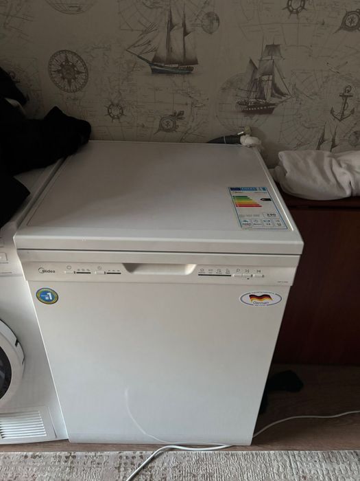 Срочно продам посудомойку