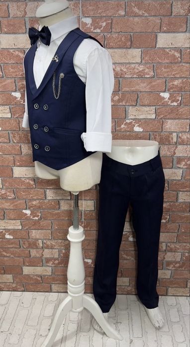 Елегантни детски костюми – стил и класа за малки джентълмени!