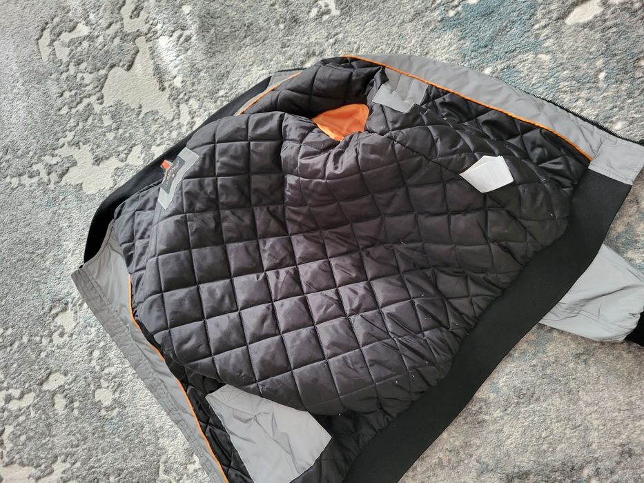 Продам куртку,в отличном состоянии