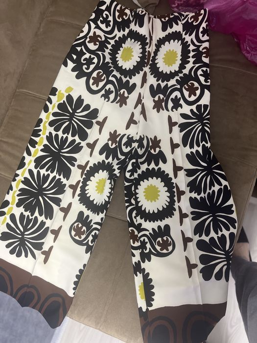 Pantaloni zara noi,fara eticheta