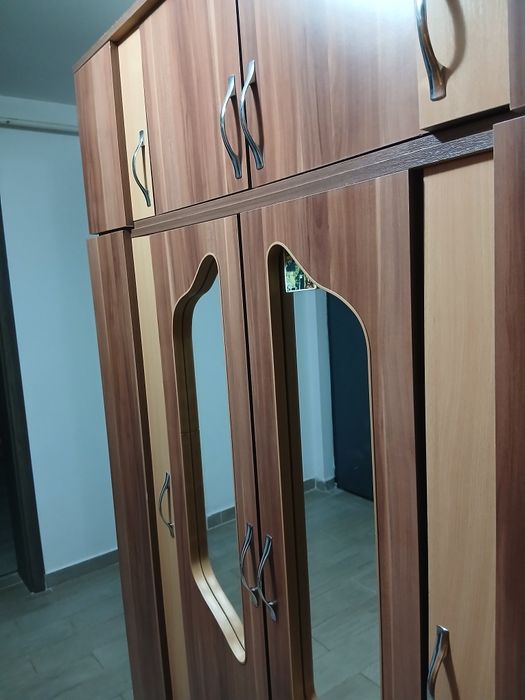 Vând șifonier stare bună