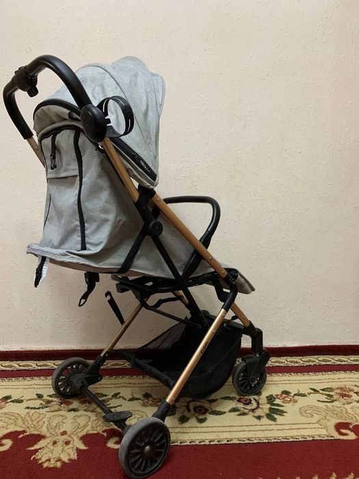 Коляска прогулочная
