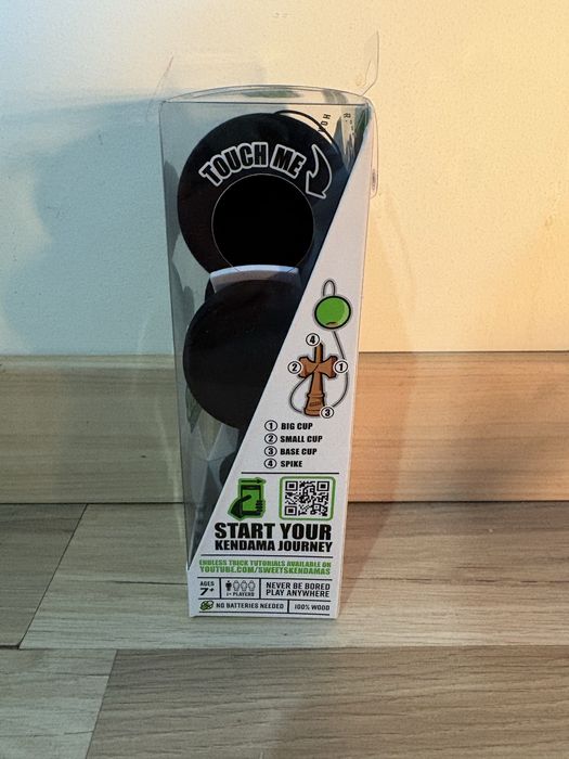 Sweets Fuzzy Black Kendama Broken Shape, noua, editie rara