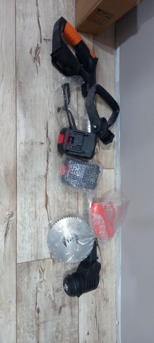 Продам триммер новый