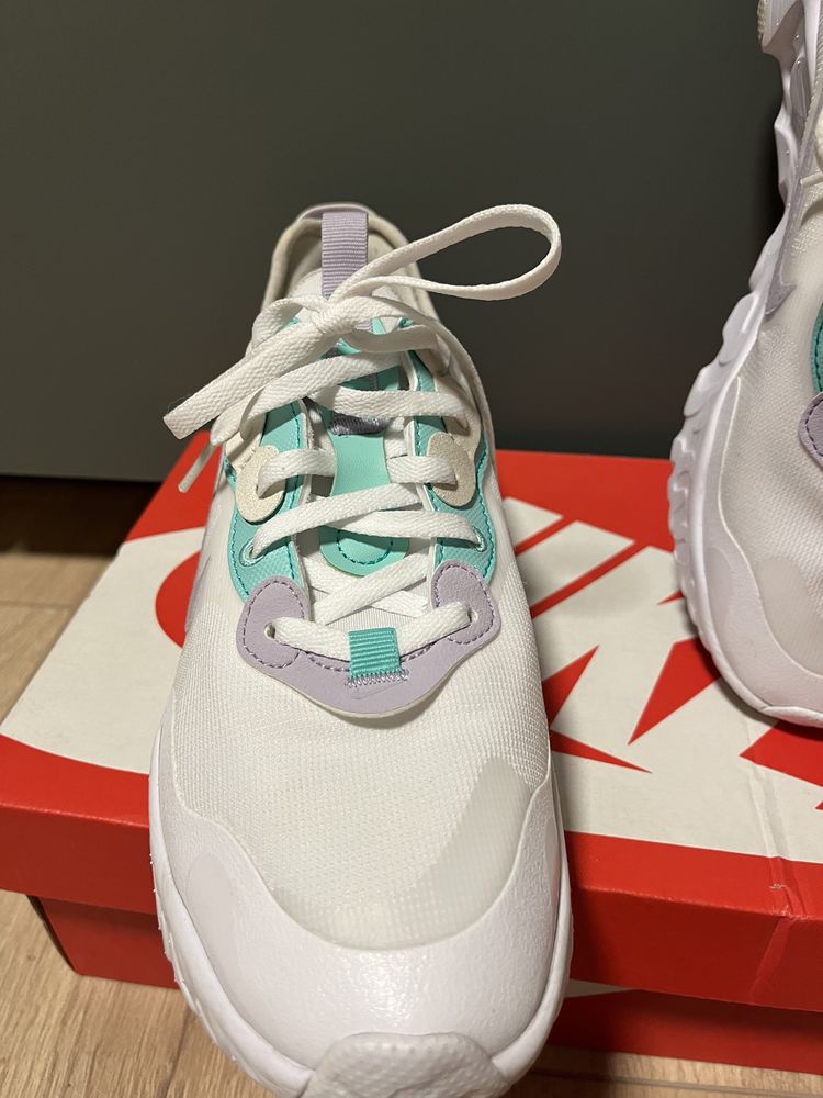 Дамски обувки Nike React Art3mis