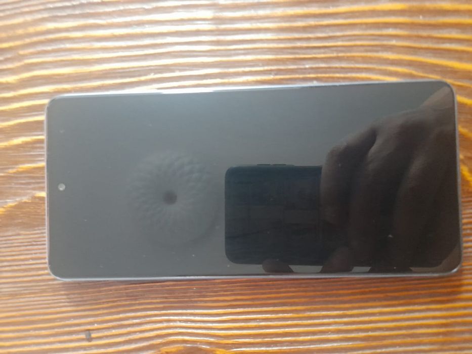 Самсунг а73 5G в идеальном состоянии