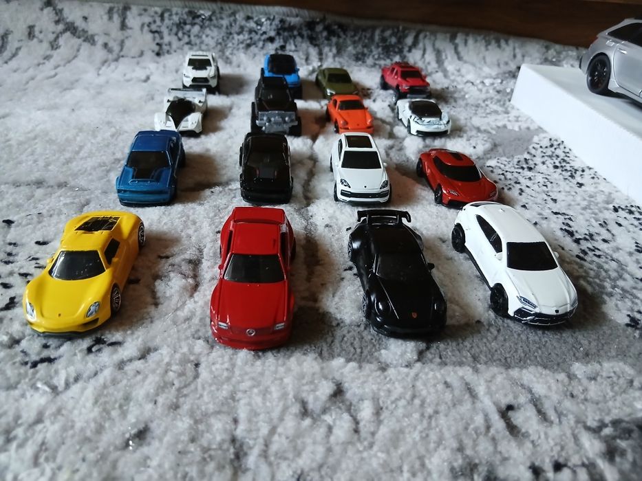 Hot wheels модельки
