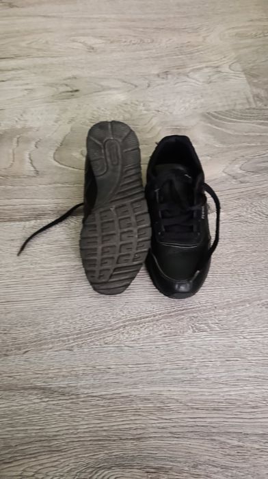 Продавам детски маратонки" Reebok "
