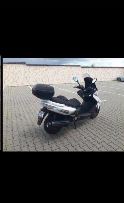 Motocicleta kymco 300 cm3 înmatriculată ro