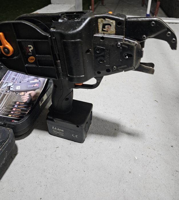 Masina de legat armaturi