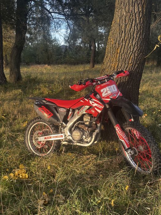 Honda crf 250r 2009 (cross yamaha yzf 250 450 ktm exc 300 kawasaki450