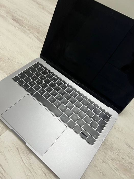 Apple MacBook Pro 13” 2017