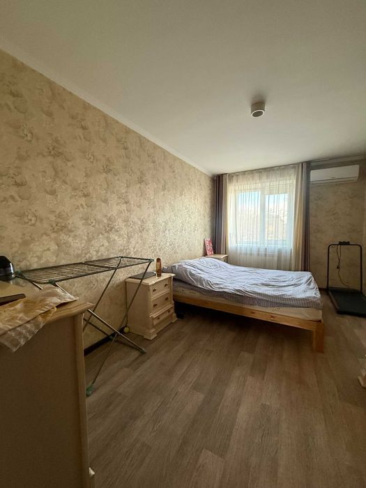 Продаётся просторная 3-комнатная квартира в районе Горпарка