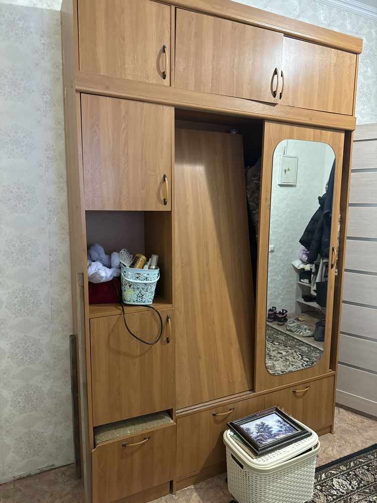 Продаю шкаф для одежды