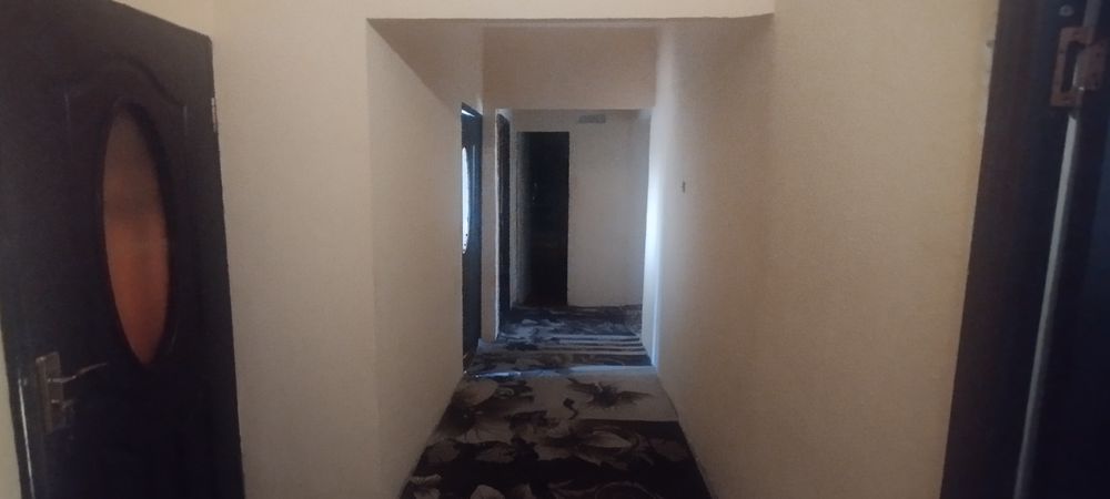 Dom sotiladi 4 xona srochni. Yashnobod