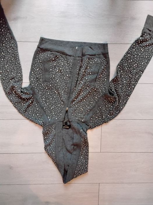 Дамски суичър на Yuiep Collture размер  S,нов, цена 30 лв.