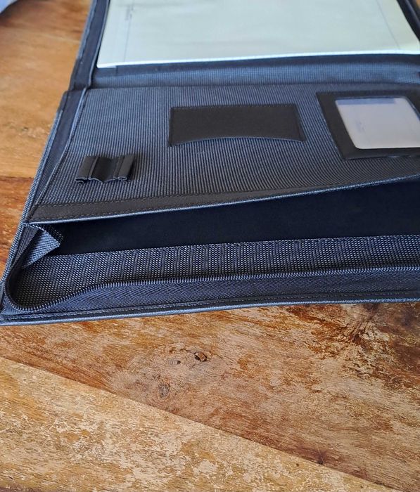 папка луксозна за документи черна с цип Марксман Marksman Размер А4