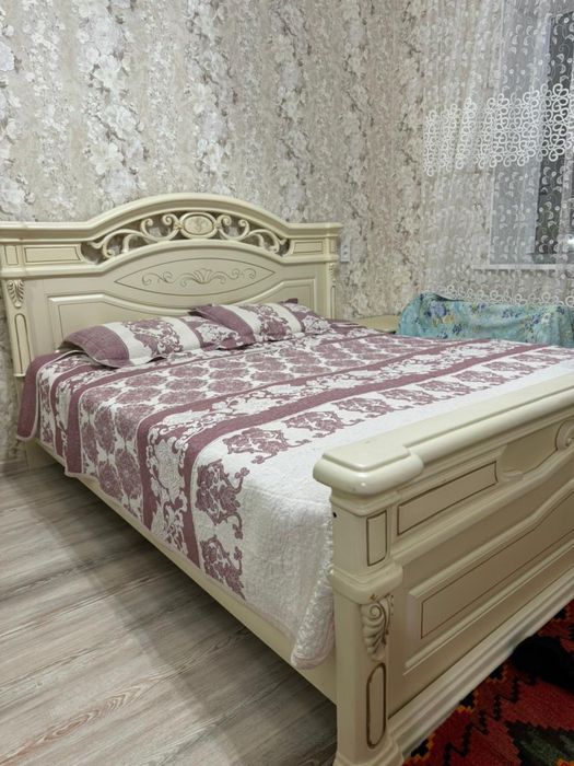 Спальный кровать
