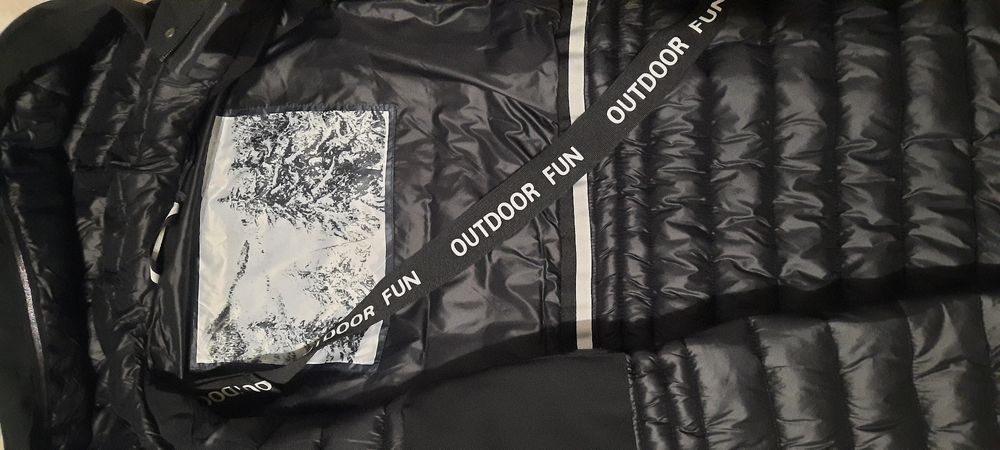 Geaca rezistenta la vant si ploaie