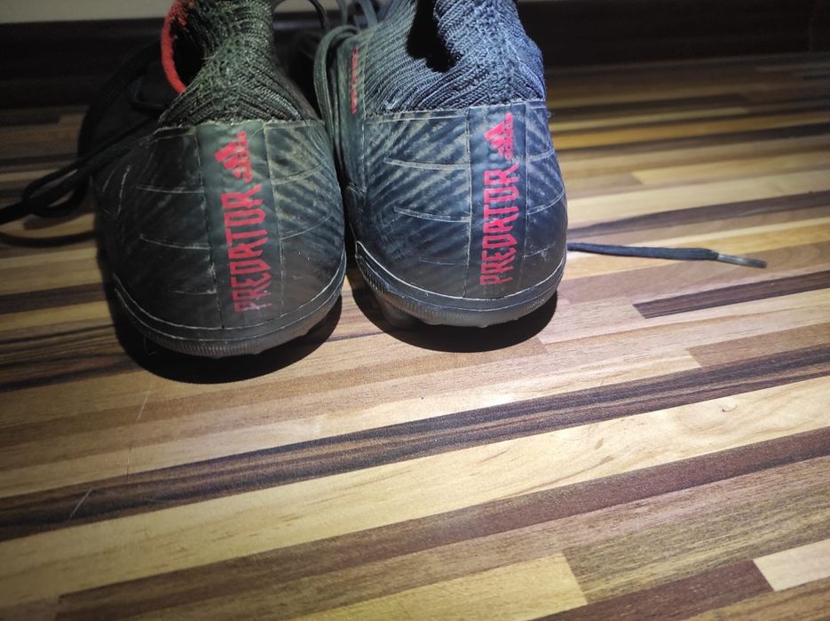 Ghete fotbal adidas prădător, mărimea 41(26,5cm)