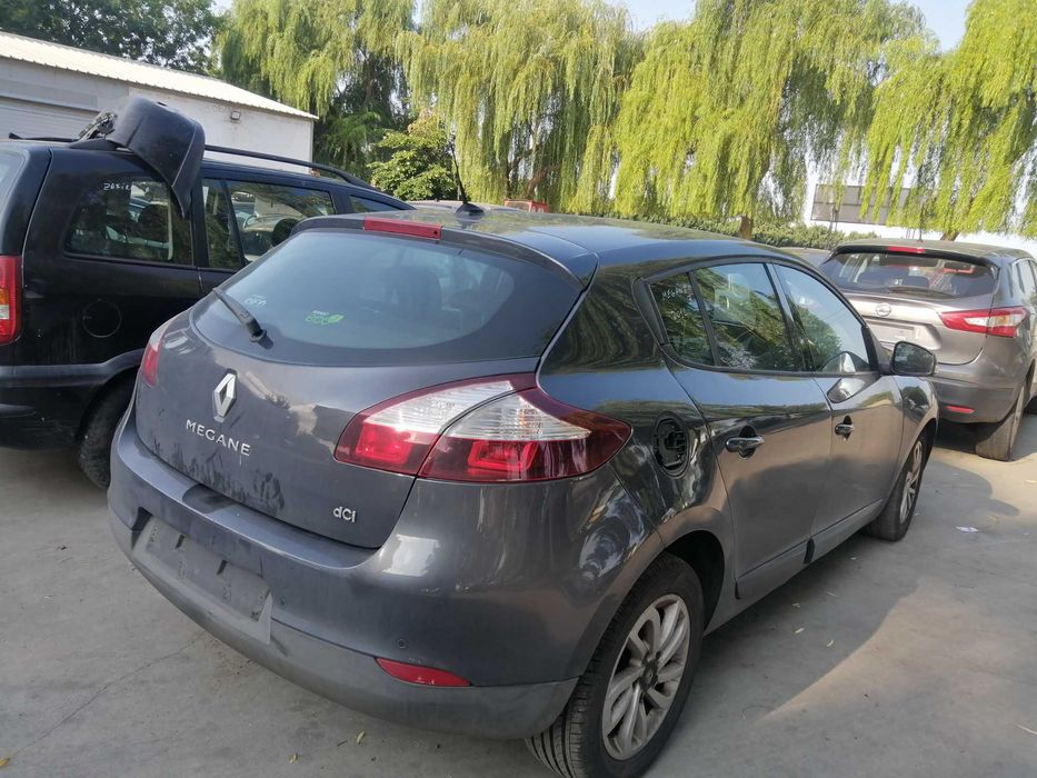 Dezmembram Renault Megane
