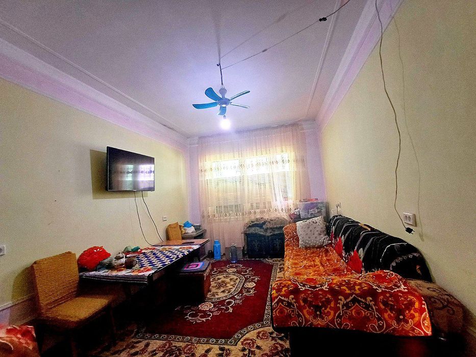 Zakanalda 3 xonali uy sotiladi