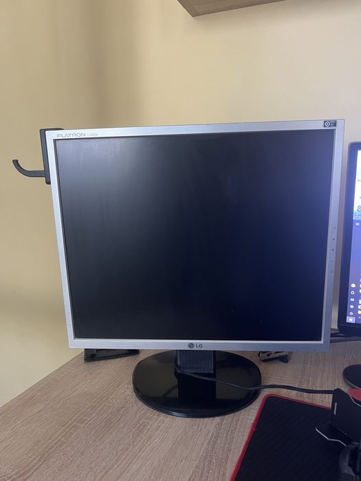 Setup ryzen 5 2600, rx 6600, 8 gb ram, 250 ssd, 500 hdd, 500w modular