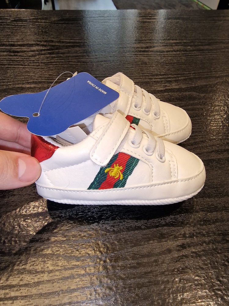 Botosei pentru bebelusi gucci