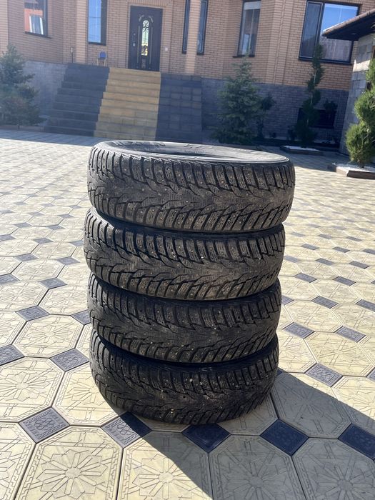Зимний шипованный комплект nexen 195/65/15
