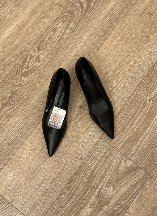 Vând pantofi H&M noi