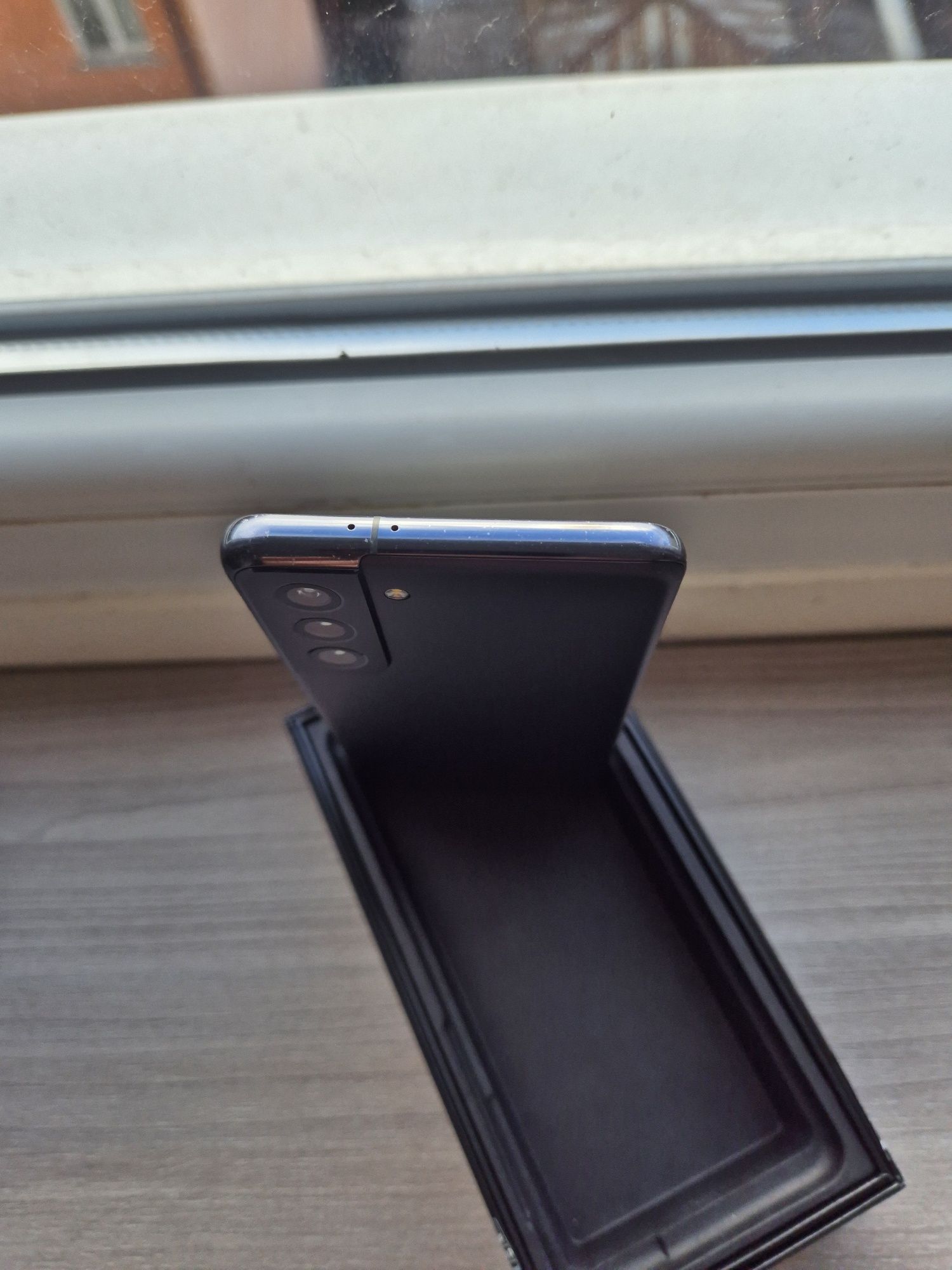 Samsung Galaxy S21, DualSIM 256 GB + 2 кейса и privacy protector